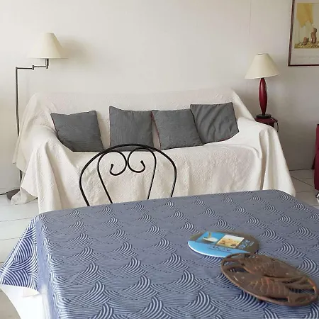 Apartment De Plain-pied Avec Terrasse Et Vue A - Fr-1-494-6
