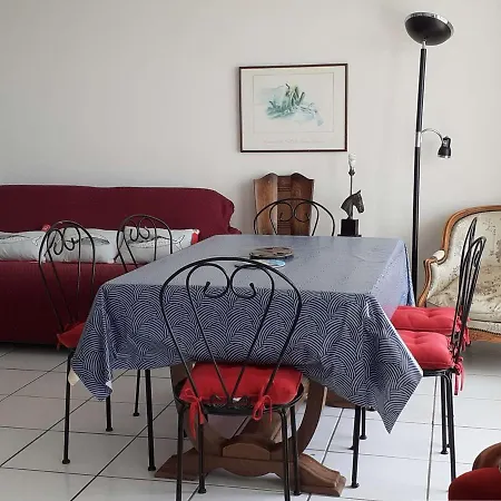 De Plain-pied Avec Terrasse Et Vue A - Fr-1-494-6 Royan